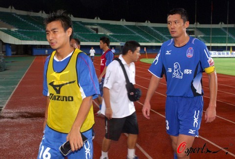 中资球队平英超最差战绩，主帅公开怒批，名宿唱衰：英冠见（中资球队追平英超最差纪录，主帅怒斥全队，名宿悲观放话：英冠见）