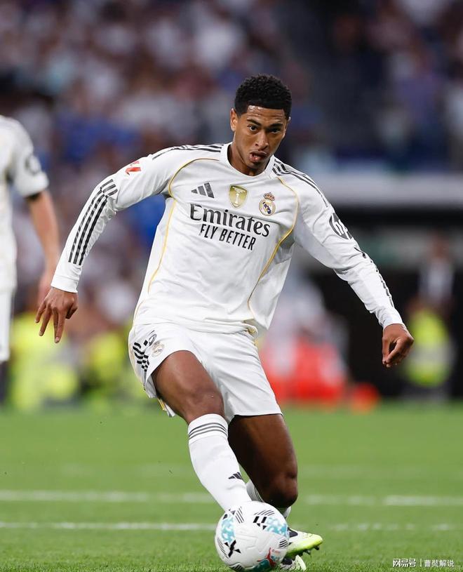 足球曝五大联赛新晋天才即将被豪门买断（曝五大联赛新星将被豪门买断签下）