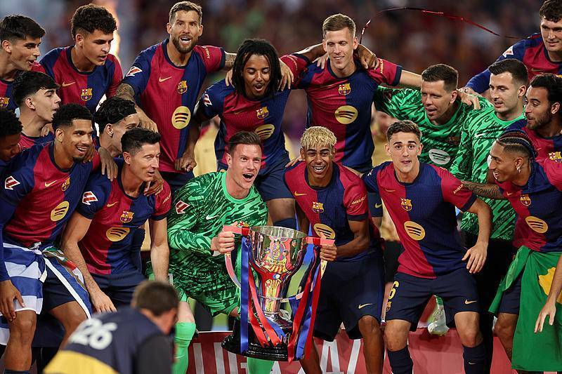 迪亚斯本赛季19场已送出6次助攻，超过上赛季整个赛季