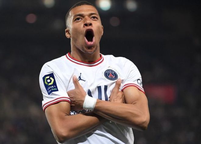 追平纳什！约基奇生涯20分+10助攻次数升至历史第12