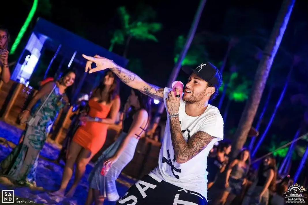 欧冠近11战打进12球，劳塔罗当选国米2-1凯拉特队内最佳球员（劳塔罗欧冠近11场斩12球，当选国米2-1凯拉特之战队内最佳）