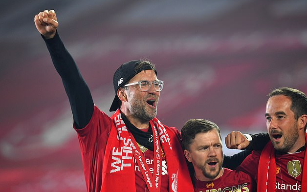 比安奇：难以理解孔蒂如此抱怨，球队的替补席存在问题