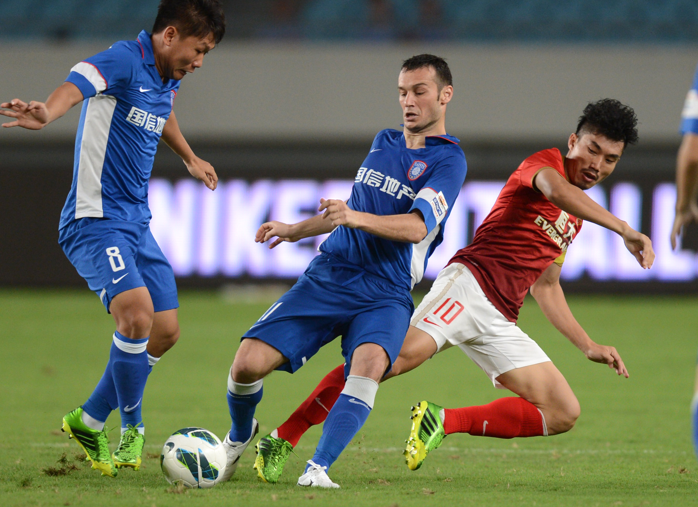 球员抢断后反击一条龙