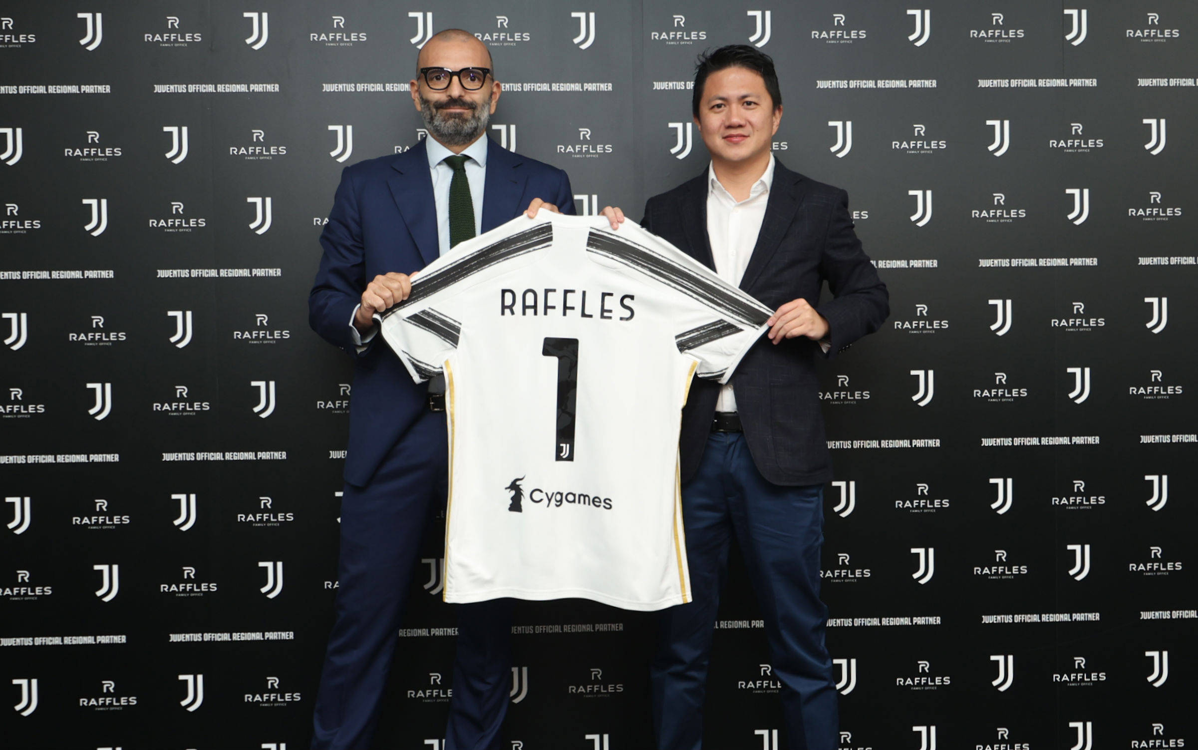 女亚冠联半场：王霜梅开二度，武汉车谷江大2-0东孟加拉女足（女亚冠半场战报：王霜双响，武汉车谷江大2-0领先东孟加拉女足）