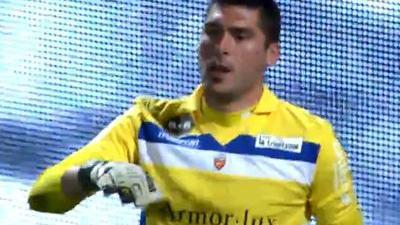 篮球勇士官方宣布签下新秀后卫