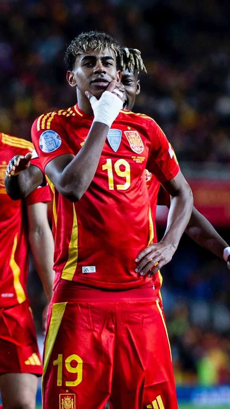 法尔克：巴萨确实对凯恩感兴趣，但很难承担其解约金+年薪