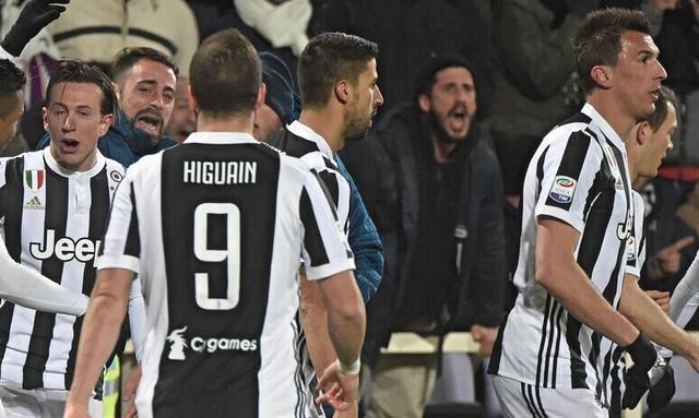 巴西队在阿森纳基地训练，安切洛蒂与阿尔特塔会面并合影