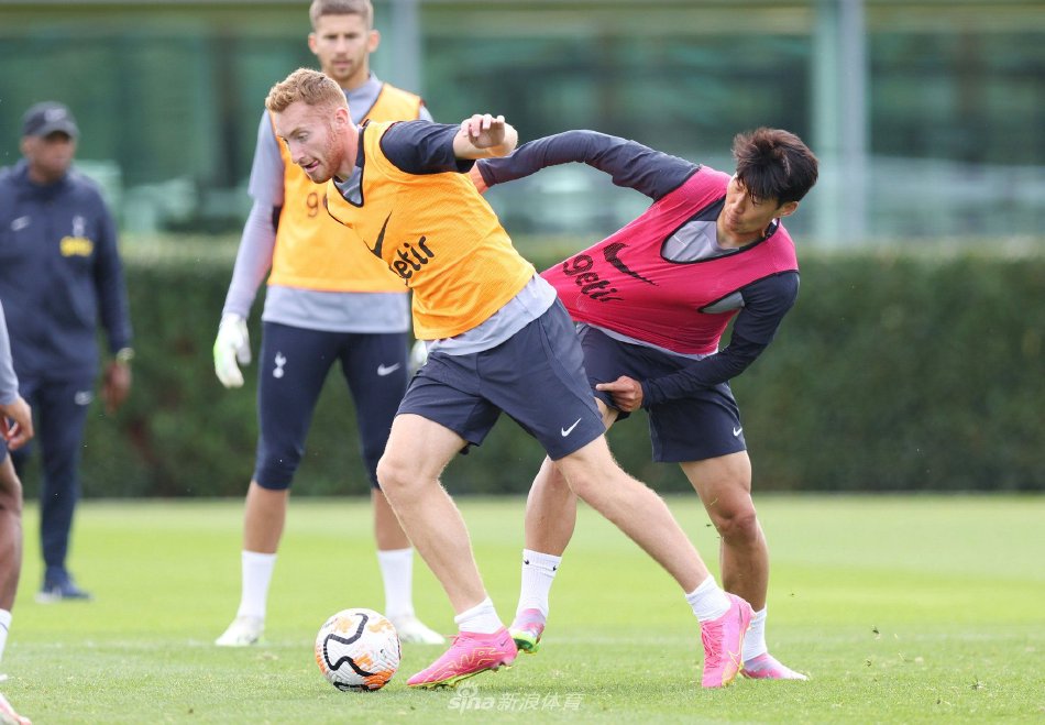 快船伤病报告：伦纳德可以出战今天的比赛，博格丹大概率出战