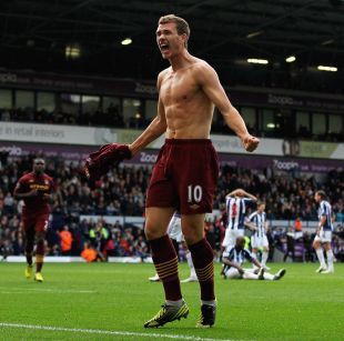 足球报：山东泰山2007年龄段大部分球员有望前往“苏超”踢球（足球报：山东泰山07梯队多名球员有望赴苏超效力）