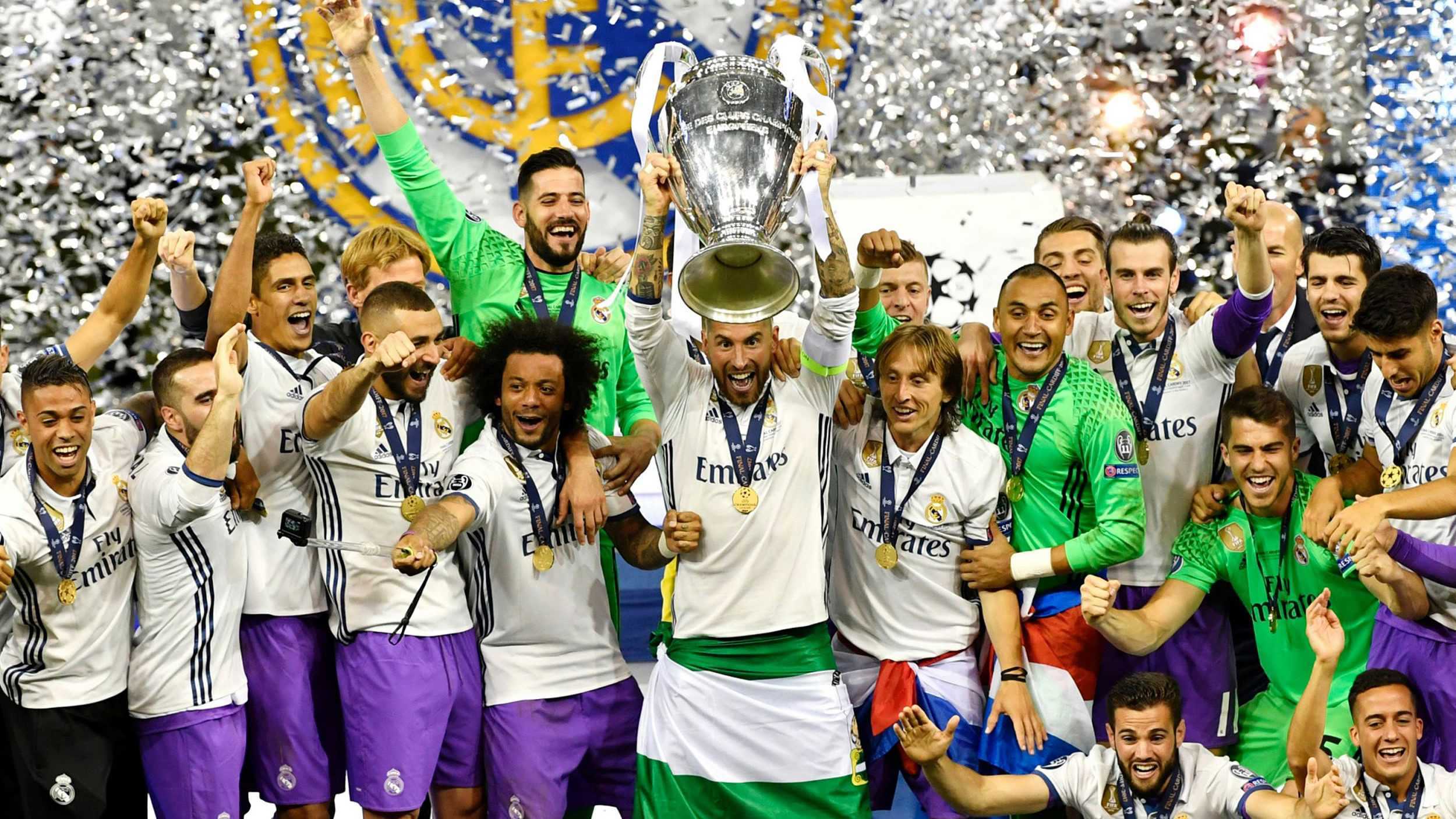 “混合脸谱”挑战来袭🔥是什么照片让小图拉姆笑出屏...