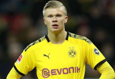 文化输出，巴西选手穿申花球衣参加绝地求生总决赛（巴西选手身披申花球衣征战绝地求生总决赛，彰显文化输出）